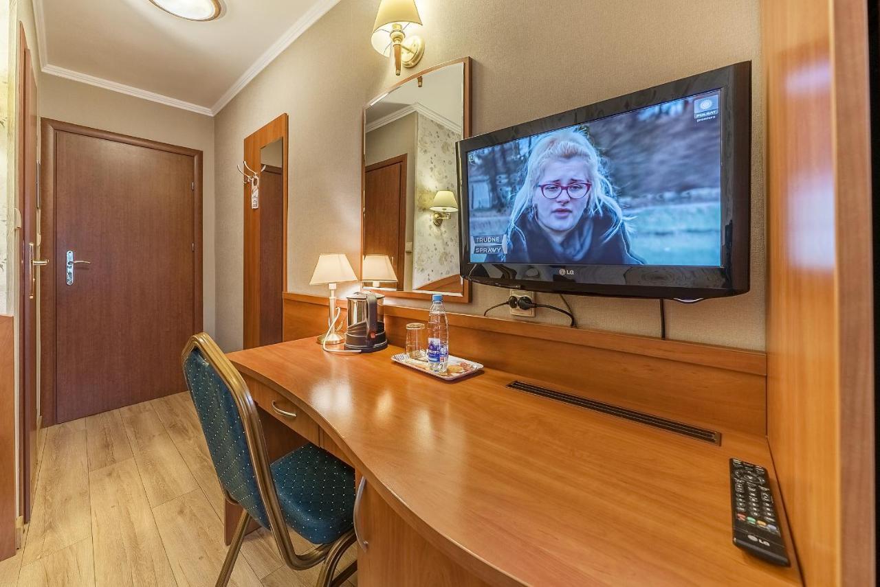 Hotel Doris Oborniki Εξωτερικό φωτογραφία