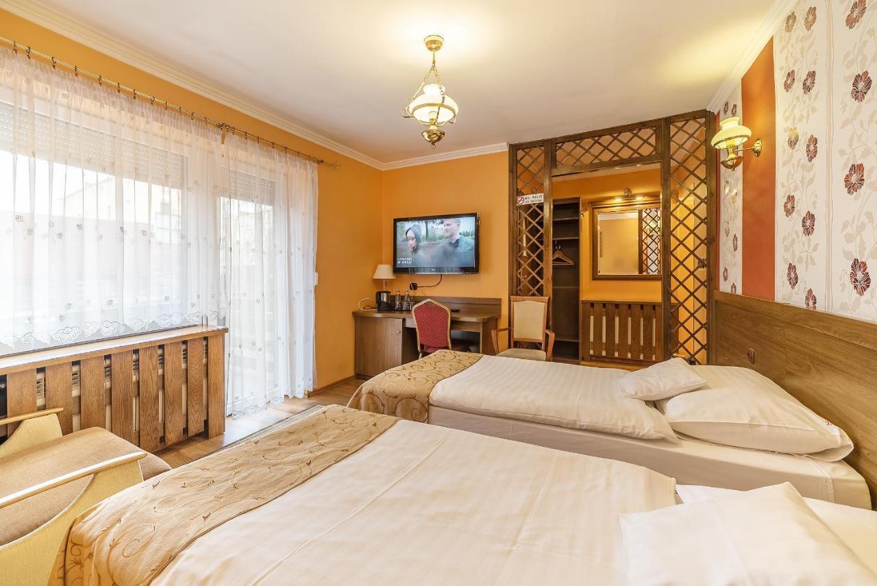 Hotel Doris Oborniki Εξωτερικό φωτογραφία