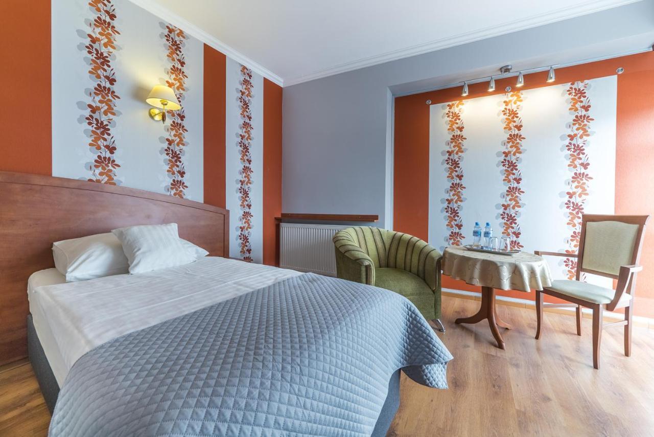 Hotel Doris Oborniki Εξωτερικό φωτογραφία