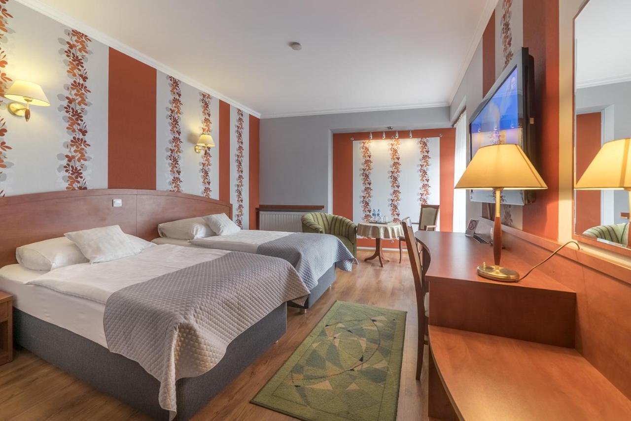 Hotel Doris Oborniki Εξωτερικό φωτογραφία