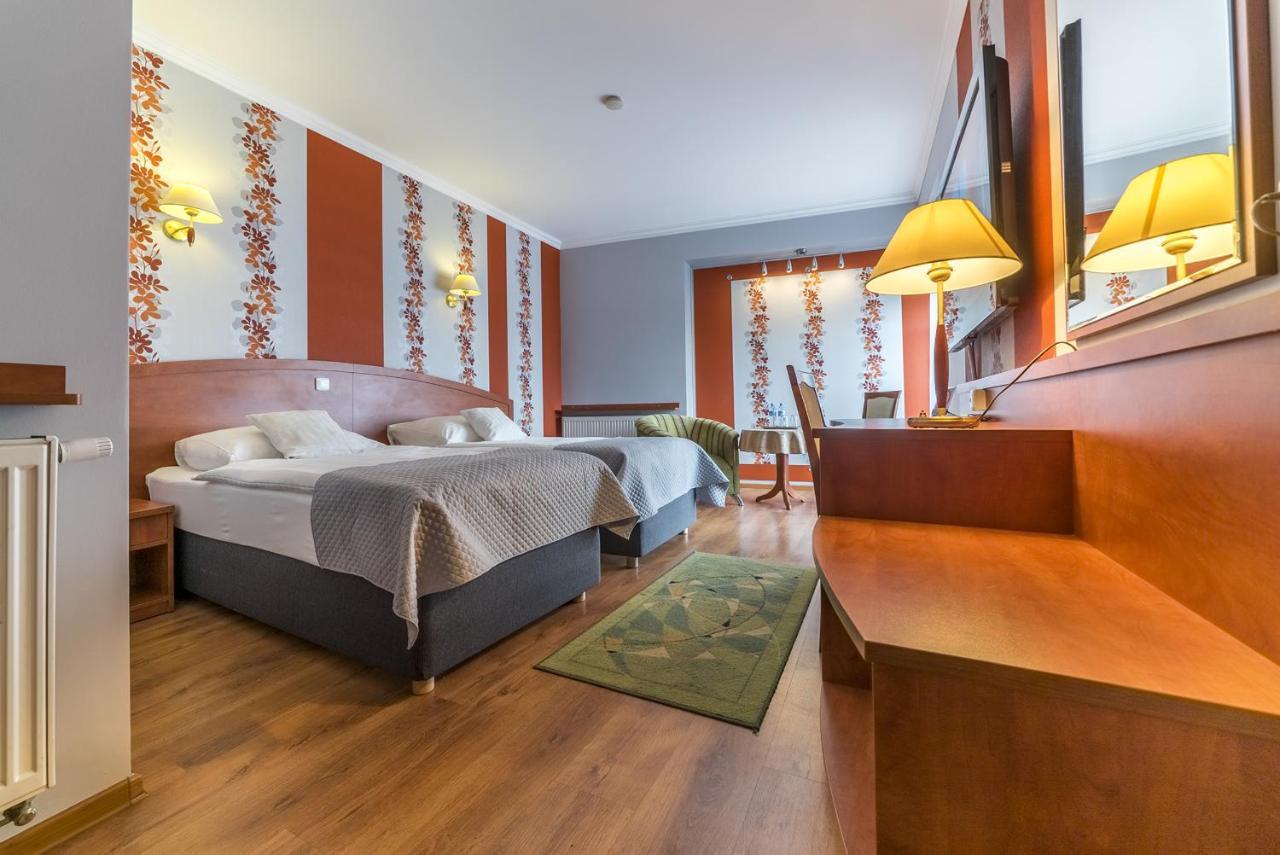 Hotel Doris Oborniki Εξωτερικό φωτογραφία