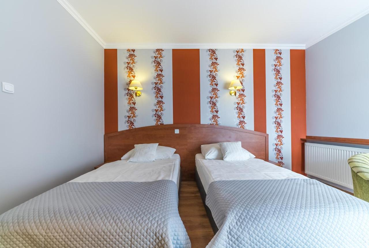 Hotel Doris Oborniki Εξωτερικό φωτογραφία