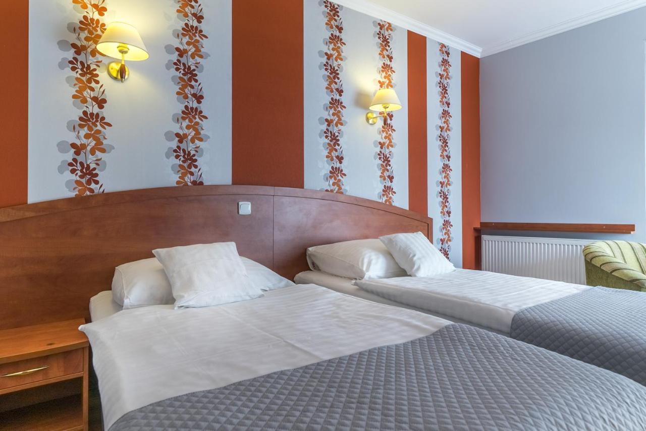 Hotel Doris Oborniki Εξωτερικό φωτογραφία