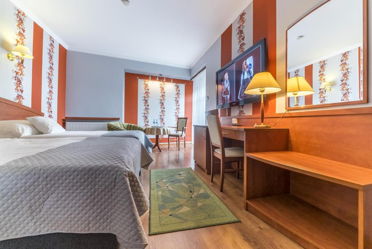 Hotel Doris Oborniki Εξωτερικό φωτογραφία