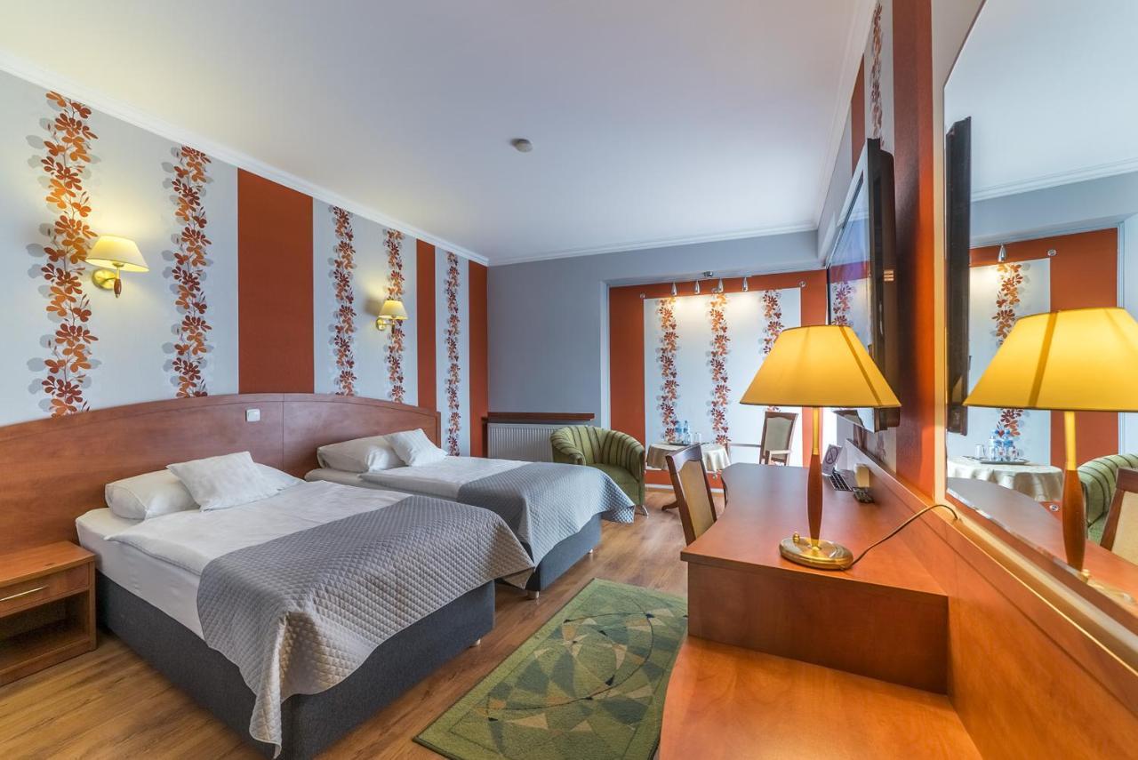 Hotel Doris Oborniki Εξωτερικό φωτογραφία