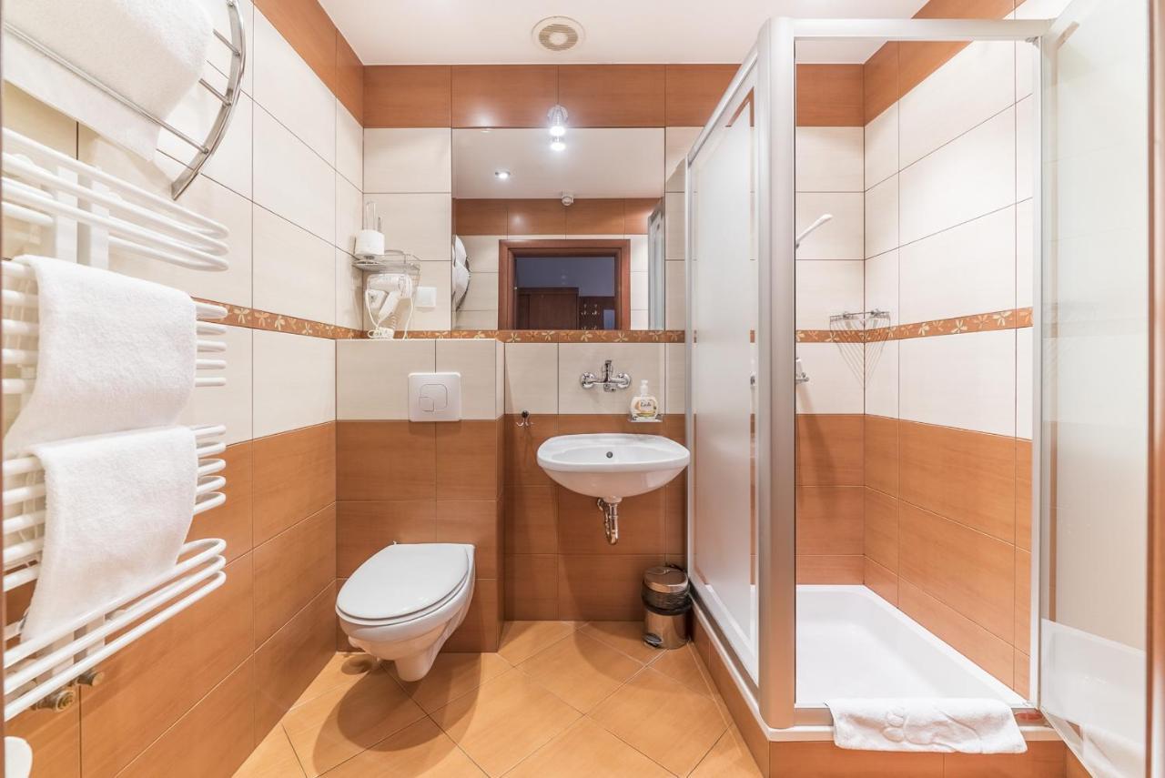 Hotel Doris Oborniki Εξωτερικό φωτογραφία