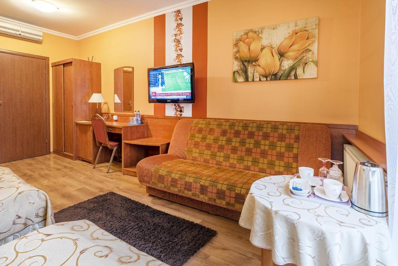 Hotel Doris Oborniki Εξωτερικό φωτογραφία