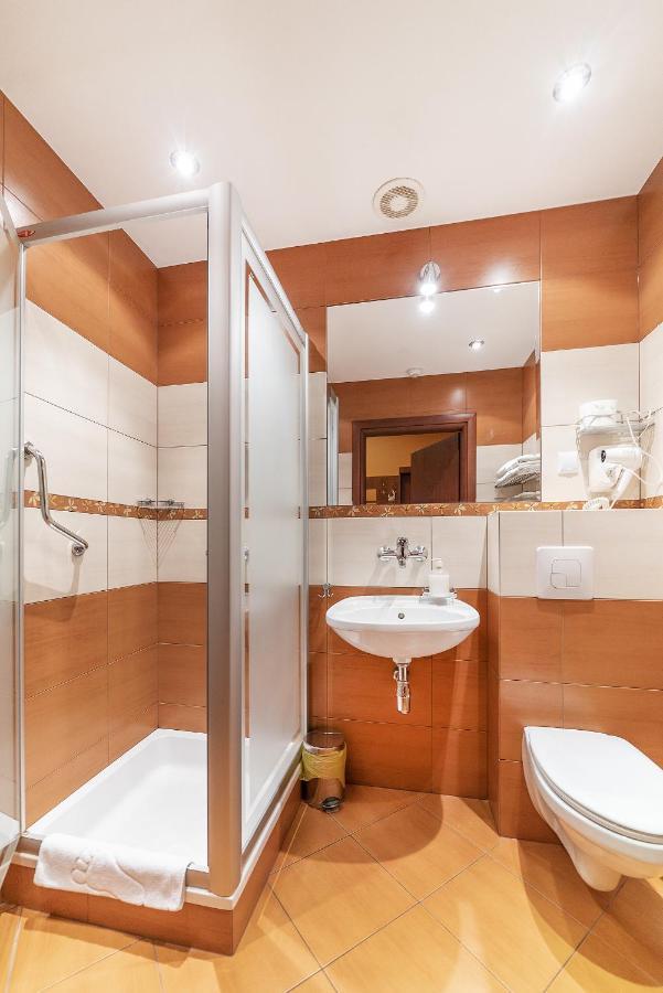 Hotel Doris Oborniki Εξωτερικό φωτογραφία