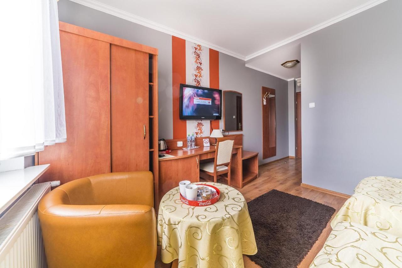 Hotel Doris Oborniki Εξωτερικό φωτογραφία