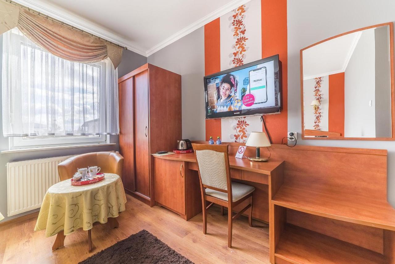 Hotel Doris Oborniki Εξωτερικό φωτογραφία